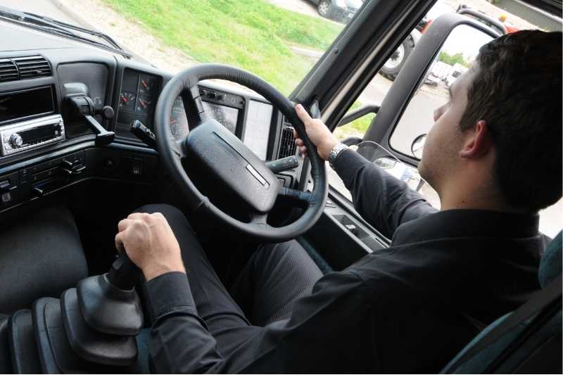 You are currently viewing Easiest Ways to Find an HGV Driver Job in UK